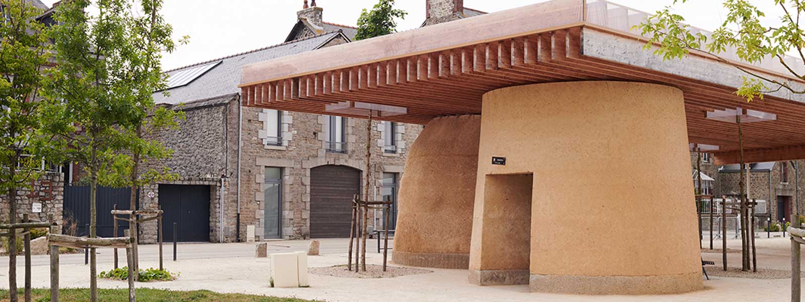 Mise en œuvre d'enduits biosourcés sur chantier gare de Dinan