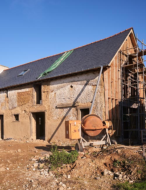 Chantier de rénovation énergétique d'une maison individuelle en Bretagne